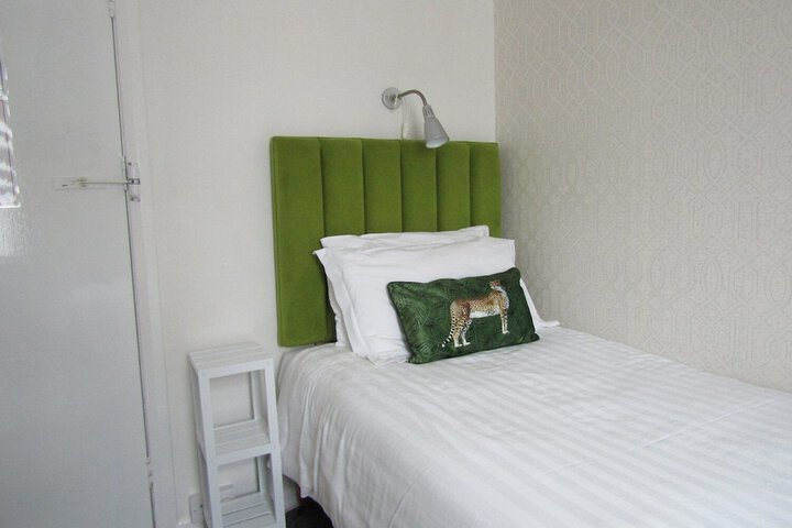 Room 20 of 99
