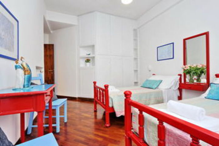 Room 11 of 23