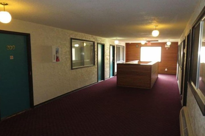 Ballroom/Hall 23 of 29