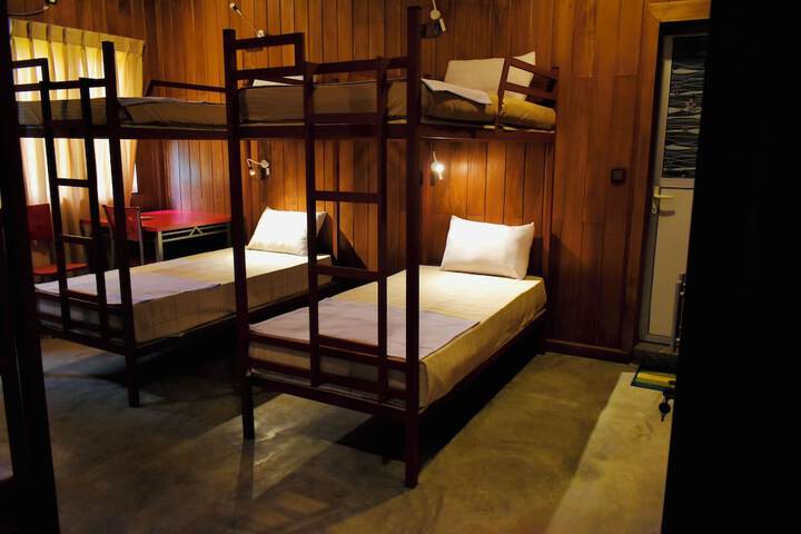 Room 16 of 48