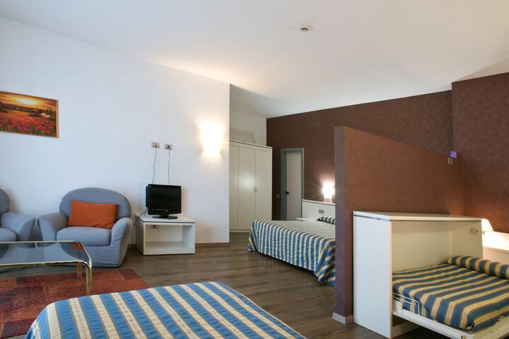 Room 41 of 86