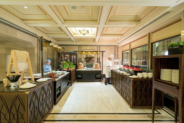 Dining 136 of 182