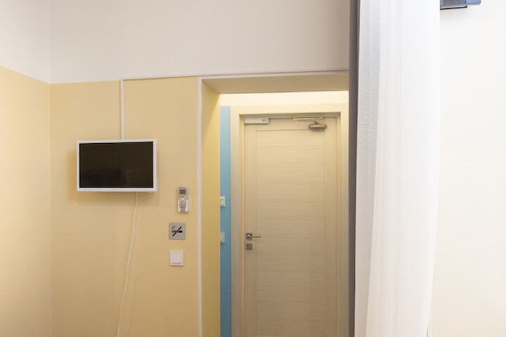 Room 4 of 64