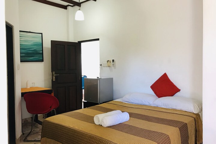 Room 4 of 27