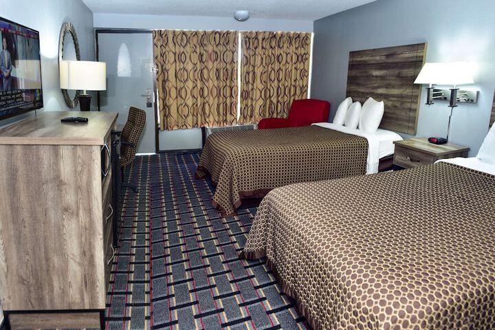 1 Double Bed Accessible (3 of 14)
