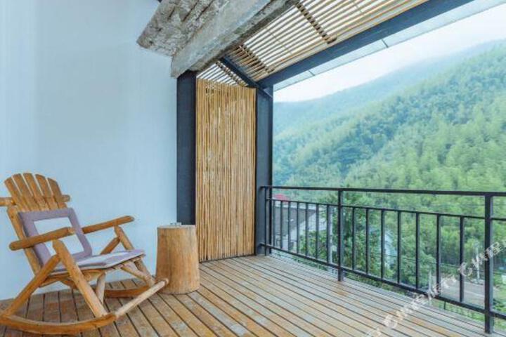 Jiushe Moganshan Banshan Forest Holiday Home