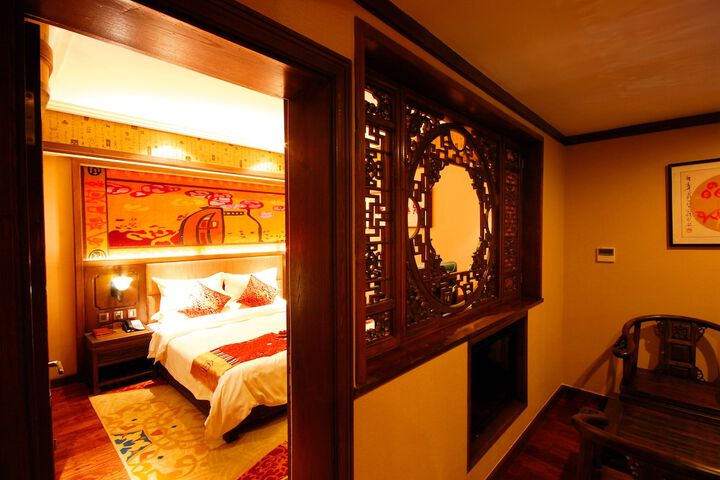 Room 5 of 28