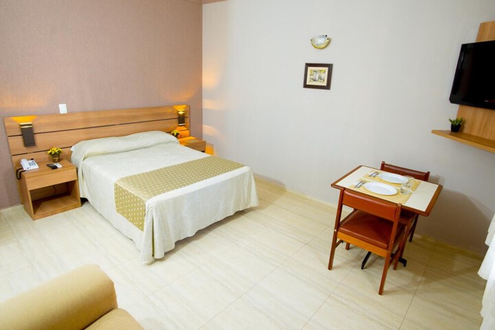 Room 13 of 40