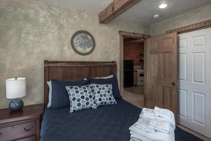 Shady Pines 3 BRs Game Room Fireplace Wifi Sleeps 12