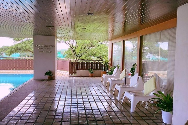 Hotel with Pool