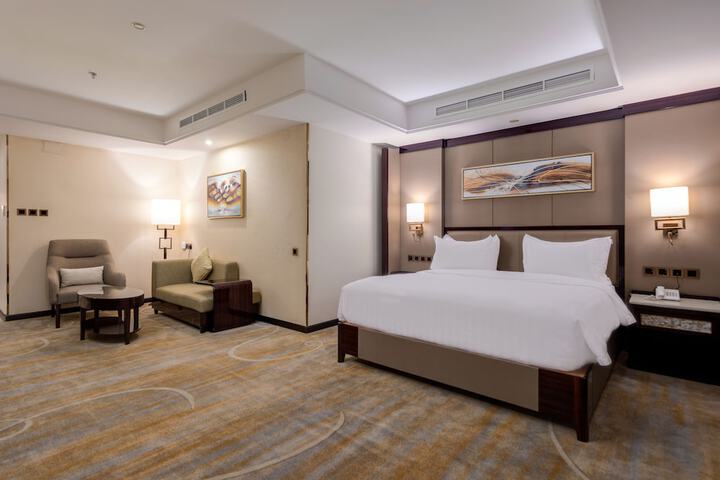 Room 16 of 83
