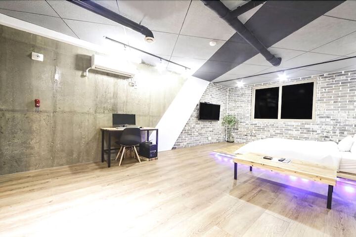 Room 34 of 34
