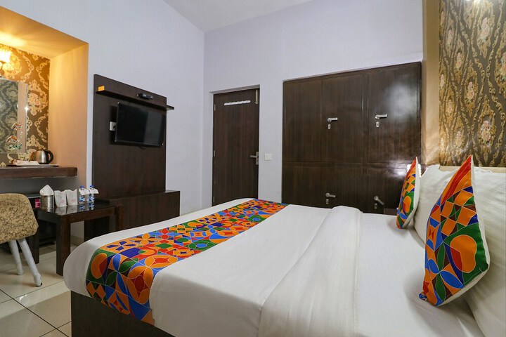 Room 26 of 35