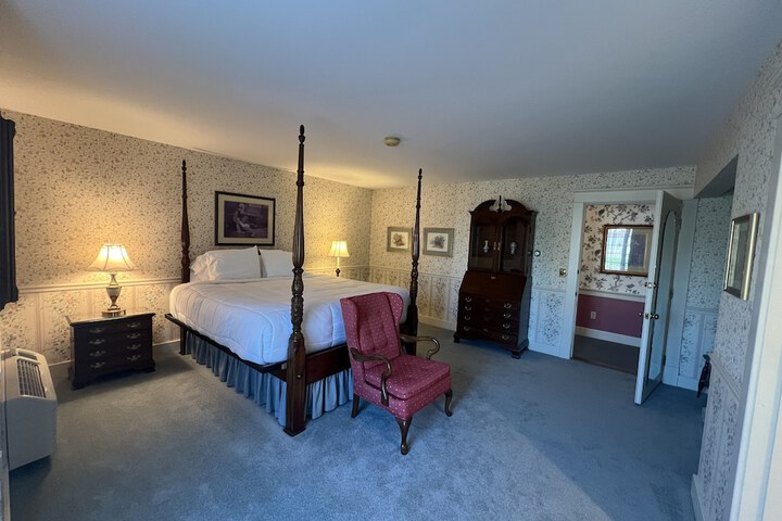 Room 15 of 84