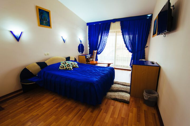 Room 5 of 61