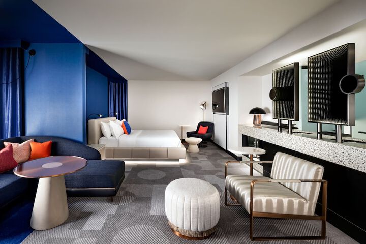 Room 6 of 54