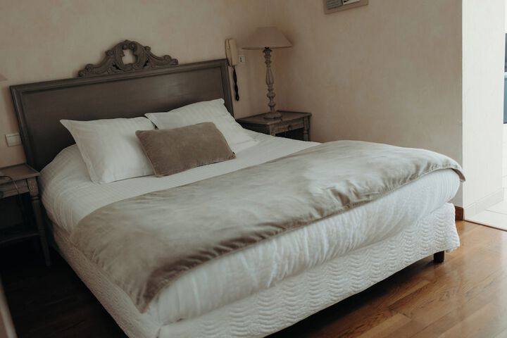 Room 11 of 49