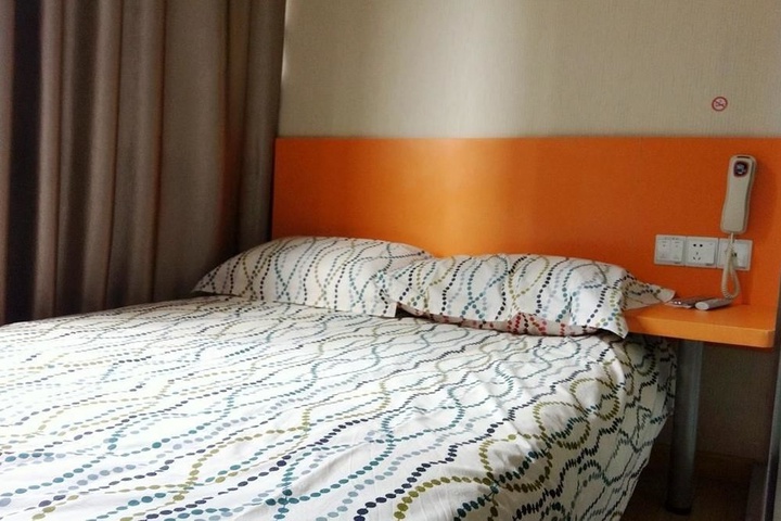 Room 3 of 9