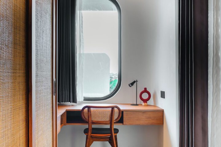 Room 8 of 37