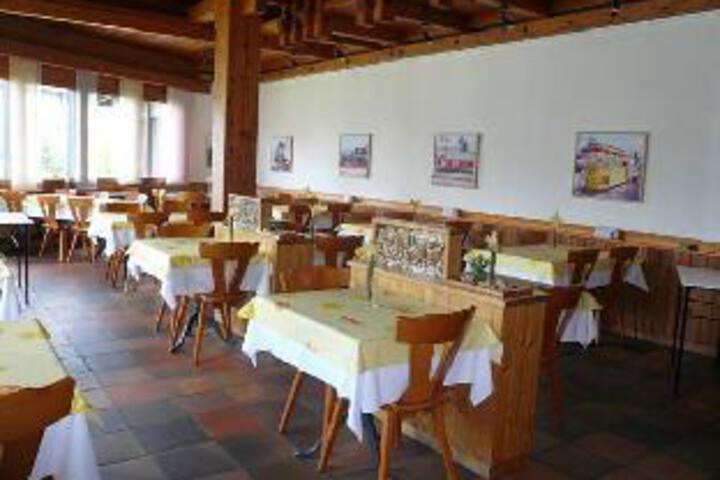 Dining 7 of 10
