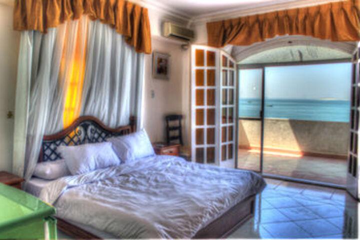 Room 9 of 22