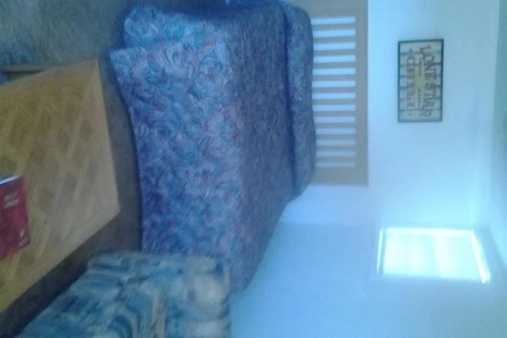 Room 4 of 12