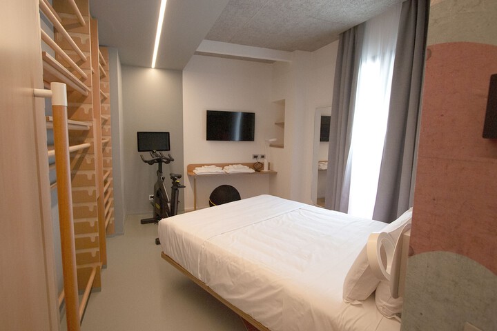 Room 11 of 127
