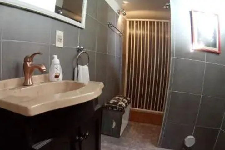 Room 8 of 20