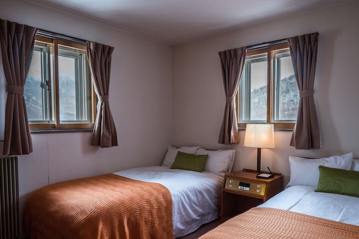 Room 3 of 41