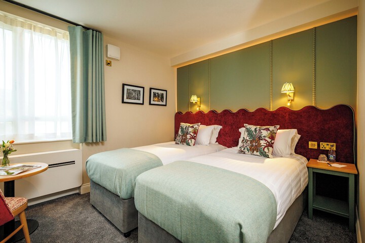 Room 25 of 63