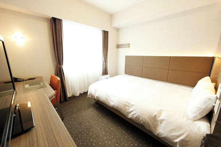Room 14 of 66
