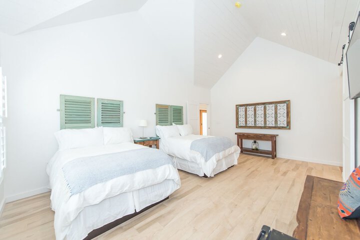 Room 8 of 17