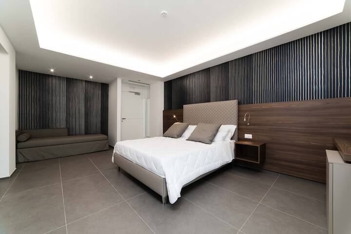 Room 11 of 43