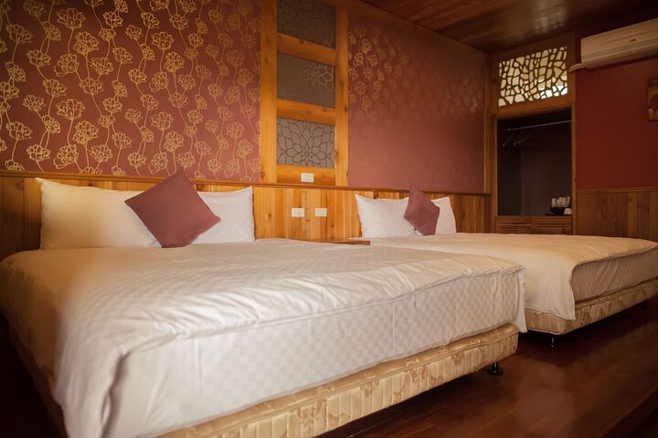 Room 8 of 63