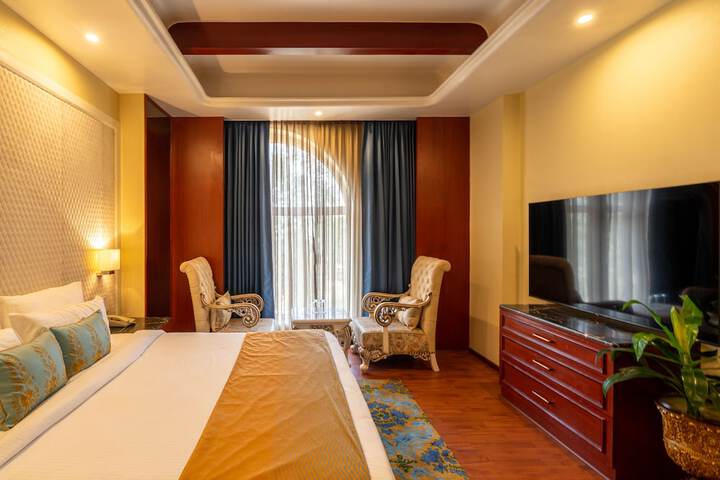 Room 5 of 24