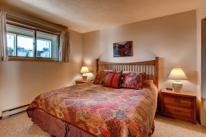 Room 6 of 28