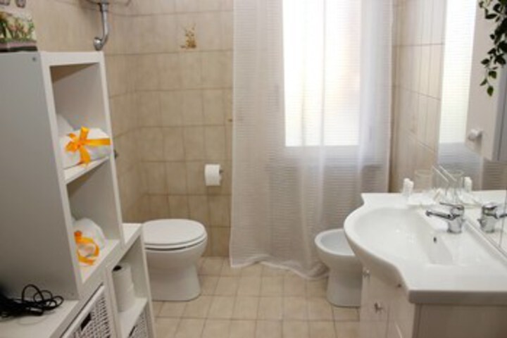 Room 7 of 33