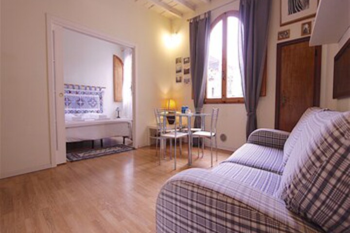 Room 10 of 16