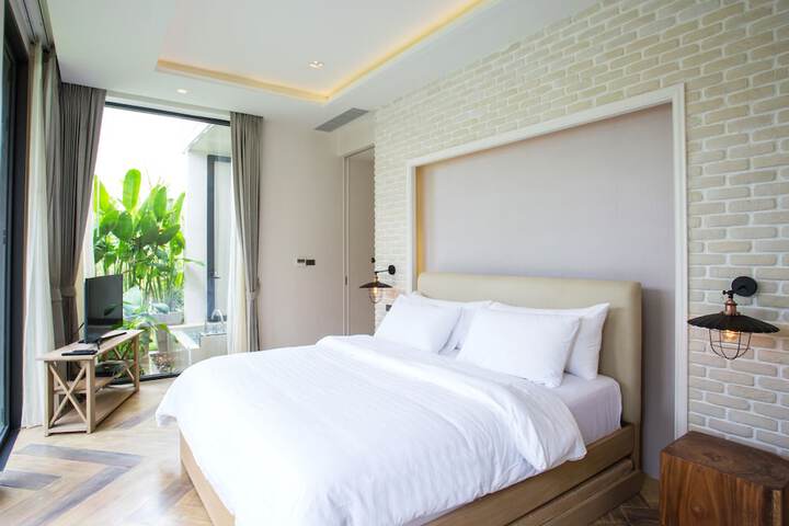Room 21 of 174