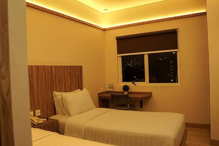 Room 12 of 20