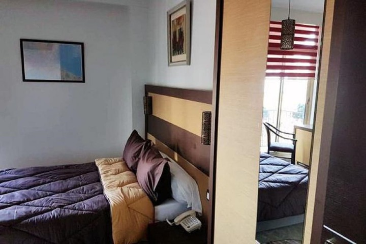 Room 12 of 26