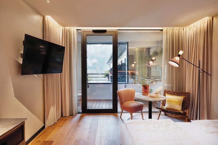 Room 18 of 130