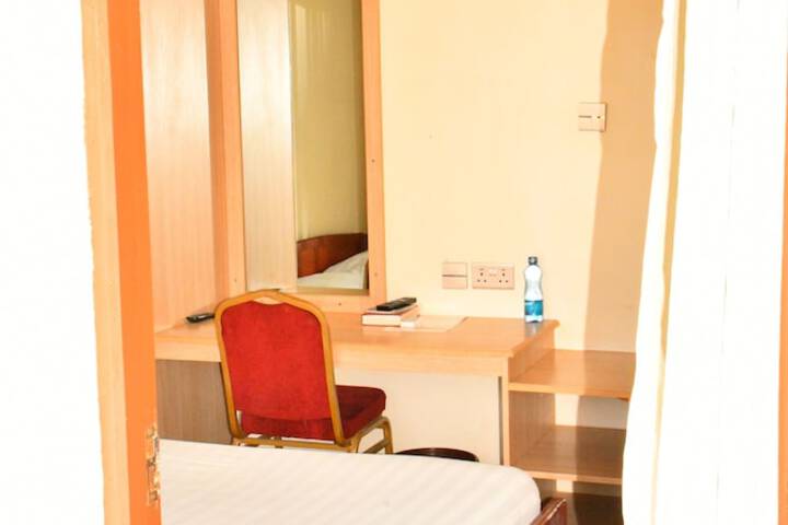 Room 4 of 22