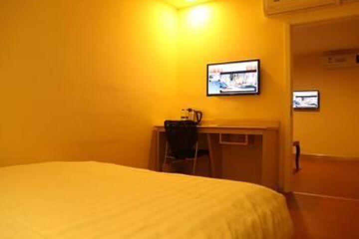 Room 4 of 39