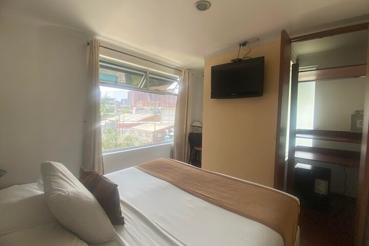 Room 10 of 43