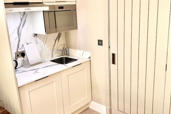 Room 8 of 26