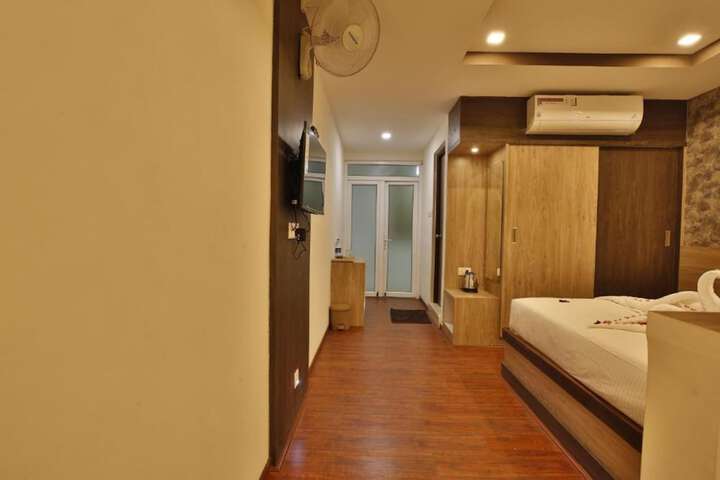 Room 7 of 39