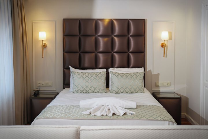 Room 3 of 35