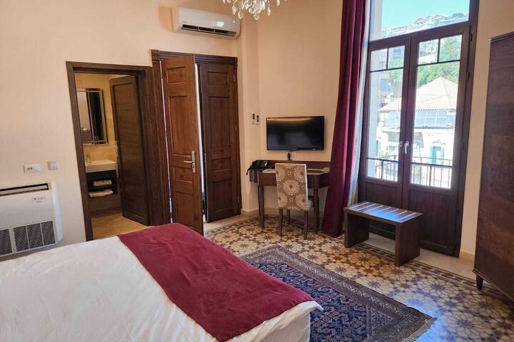 Room 3 of 29