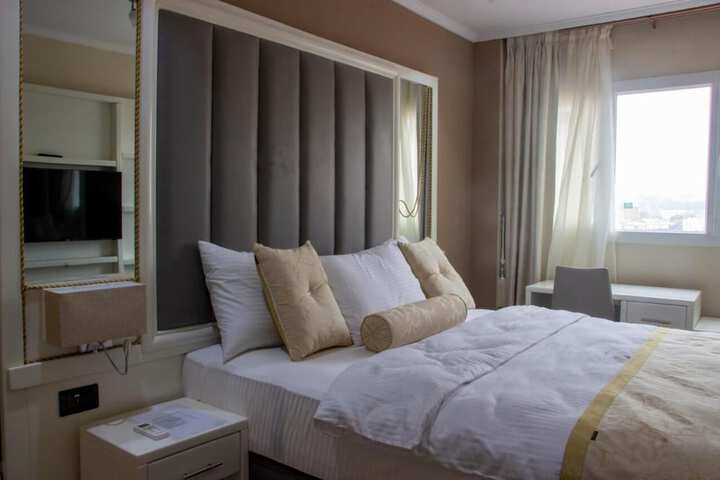 Room 5 of 36